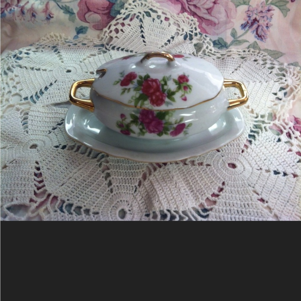 Royal Crown Sauce Boat - Picture 2 of 5